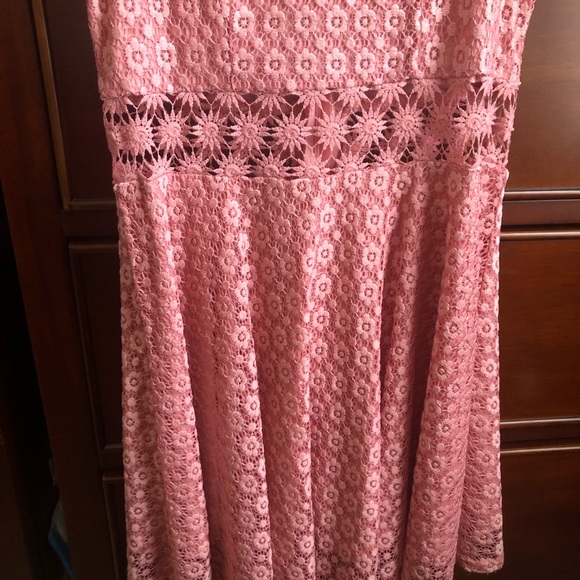 Dress - Picture 4 of 8